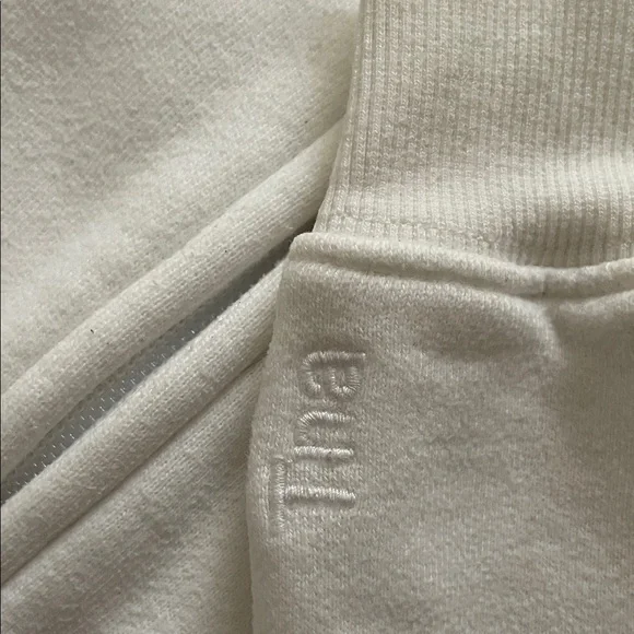 aritzia zip up - Picture 2 of 4